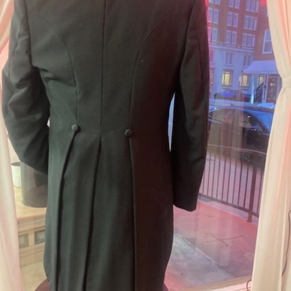 Men's Black Shawl Tail Coat - Picture 3 of 4